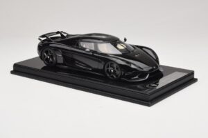 Koenigsegg Regera Must Süsinikupakett Beež Salong FrontiArt 1:18 REMC042 Vaik - pilt 4/7