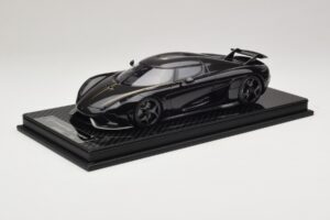 Koenigsegg Regera Must Süsinikupakett FrontiArt 1:18 Koenigsegg Regera Must Süsinikupakett FrontiArt 1:18 F079-179 Vaik