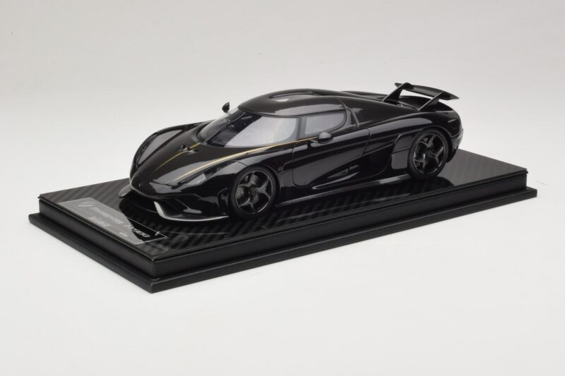Koenigsegg Regera Must Süsinikupakett FrontiArt 1:18 F079-179 Vaik
