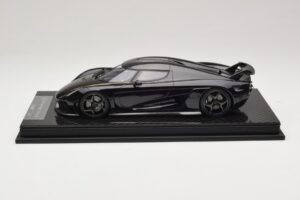 Koenigsegg Regera Must Süsinikupakett FrontiArt 1:18 F079-179 Vaik - pilt 3/7