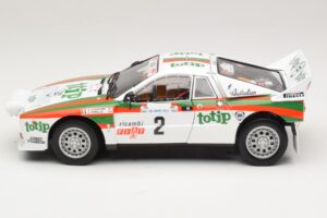 Lancia 037 #2 A. Bettega / M. Perissinot Rally San Marino 1984 Kyosho 1:18 08306F Metall - pilt 4/8