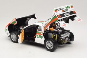 Lancia 037 #2 A. Bettega / M. Perissinot Rally San Marino 1984 Kyosho 1:18 08306F Metall - pilt 5/8