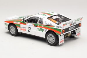 Lancia 037 #2 A. Bettega / M. Perissinot Rally San Marino 1984 Kyosho 1:18 08306F Metall - pilt 7/8