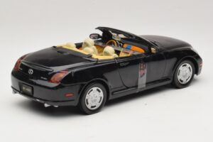 Lexus SC430 Kabriolett Must Motormax 1:18 73119 Metall - pilt 2/6