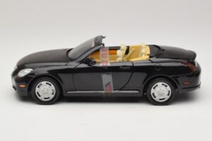 Lexus SC430 Kabriolett Must Motormax 1:18 73119 Metall - pilt 3/6