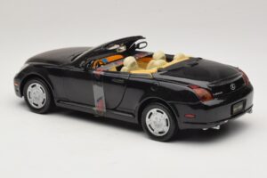 Lexus SC430 Kabriolett Must Motormax 1:18 73119 Metall - pilt 5/6