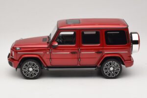 Mercedes G-Class W465 Hyacinth Red Norev 1:18 183037 Metall - pilt 3/6