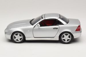 Mercedes SLK230 R170 AMG Roadster Hõbedane UT Models 1:18 26152 Metall - pilt 4/8