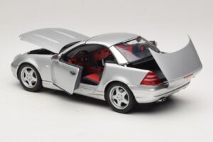 Mercedes SLK230 R170 AMG Roadster Hõbedane UT Models 1:18 26152 Metall - pilt 5/8