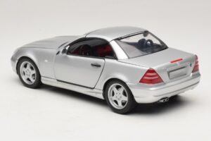 Mercedes SLK230 R170 AMG Roadster Hõbedane UT Models 1:18 26152 Metall - pilt 7/8