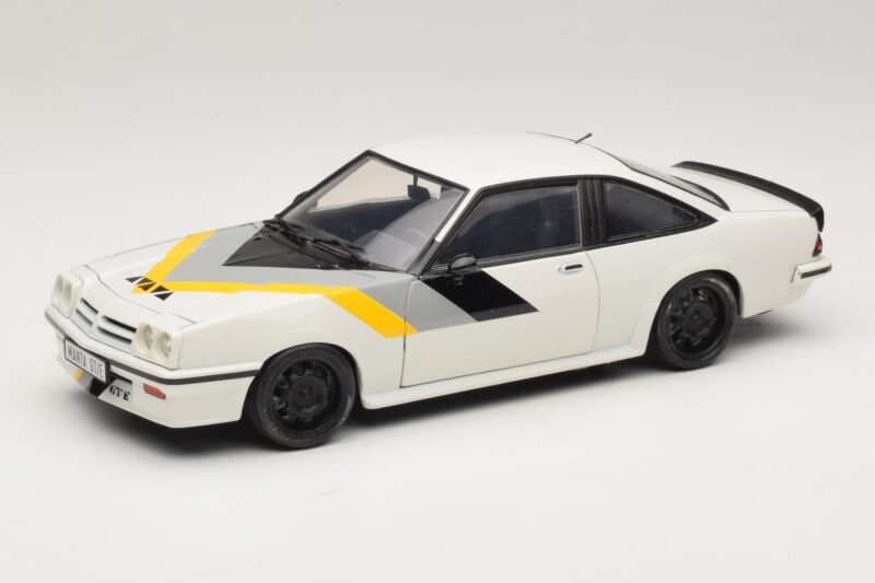 Opel Manta B GT/E Valge Mustad Kohandatud Veljed Revell 1:18 08422 Metall