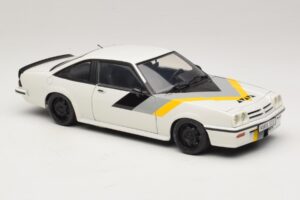 Opel Manta B GT/E Valge Mustad Kohandatud Veljed Revell 1:18 08422 Metall - pilt 6/8