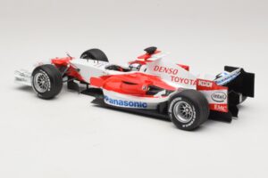 Panasonic Toyota Racing TF106 #11 J. Trulli 2006 Minichamps 1:18 AM59558L Metall - pilt 5/7