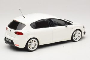 SEAT Leon Cupra R Mk2 Valge Otto 1:18 OT1332 Vaik - pilt 2/6