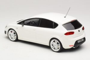 SEAT Leon Cupra R Mk2 Valge Otto 1:18 OT1332 Vaik - pilt 5/6