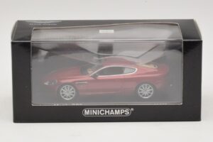 Aston Martin DB9 Punane Metallik Minichamps 1:43 400137340 Metall - pilt 4/4