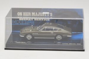 Aston Martin DBS On Her Majesty's Secret Service Minichamps 1:43 436137600 Metall - pilt 4/5