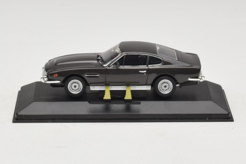 Aston Martin DBS On Her Majesty's Secret Service Suuskadega Minichamps 1:43 Aston Martin DBS On Her Majesty's Secret Service Suuskadega Minichamps 1:43 436137600-P1 Metall