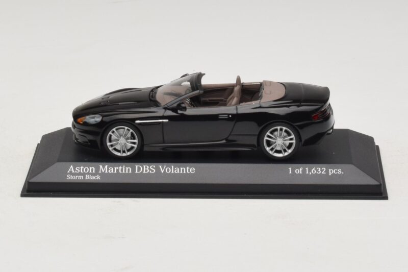 Aston Martin DBS Volante Must Metallik Minichamps 1:43 Aston Martin DBS Volante Must Metallik Minichamps 1:43 400137930 Metall