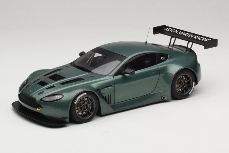 Aston Martin V12 Vantage GT3 Roheline AUTOart 1:18 81306 Metall