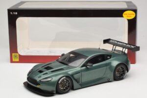 Aston Martin V12 Vantage GT3 Roheline AUTOart 1:18 81306 Metall - pilt 6/6