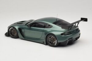 Aston Martin V12 Vantage GT3 Roheline AUTOart 1:18 81306 Metall - pilt 5/6