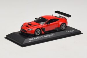 Aston Martin V12 Vantage GT3 Punane Minichamps 1:43 4371121392 Metall - pilt 2/4