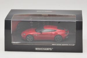 Aston Martin V12 Zagato Punane Minichamps 1:43 437137220 Metall - pilt 5/5