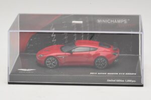 Aston Martin V12 Zagato Punane Minichamps 1:43 437137220 Metall - pilt 4/5