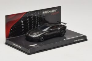 Aston Martin V12 Zagato Scintilla Silver Minichamps 1:43 437137221 Metall - pilt 2/5