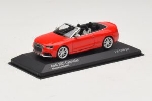 Audi RS5 B8 Kabriolett Punane Minichamps 1:43 410011230 Metall - pilt 2/4