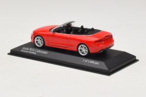 Audi RS5 B8 Kabriolett Punane Minichamps 1:43 410011230 Metall - pilt 3/4