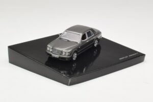 Bentley Arnage T Cypress Grey Minichamps 1:43 BL386 Metall - pilt 2/4