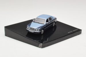 Bentley Arnage R Fountain Meteor Minichamps 1:43 BL385 Metall - pilt 2/4