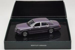 Bentley Arnage T Grey Violet Minichamps 1:43 BL384 Metall - pilt 4/4