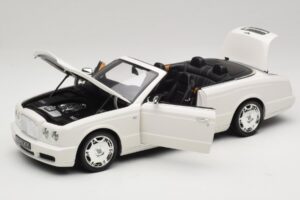 Bentley Azure Glacier White Asenduskarp Minichamps 1:18 100139502-R1 Metall - pilt 2/8