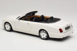 Bentley Azure Glacier White Asenduskarp Minichamps 1:18 100139502-R1 Metall - pilt 7/8