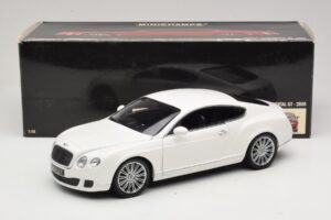 Bentley Continental GT Valge Asenduskarp Minichamps 1:18 100139621-R1 Metall - pilt 8/8