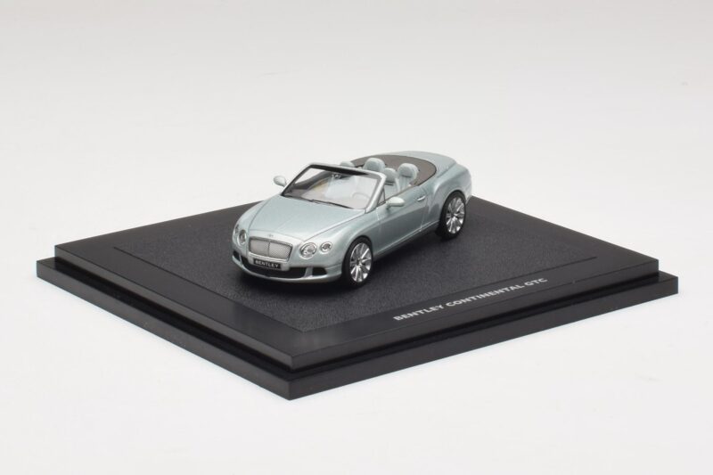 Bentley Continental GTC Light Grey Metallic Minichamps 1:43 Bentley Continental GTC Light Grey Metallic Minichamps 1:43 BL907 Metall