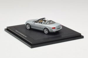 Bentley Continental GTC Light Grey Metallic Minichamps 1:43 BL907 Metall - pilt 2/4