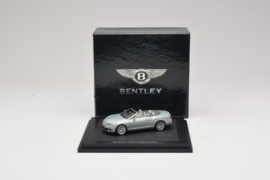 Bentley Continental GTC Light Grey Metallic Minichamps 1:43 BL907 Metall - pilt 3/4