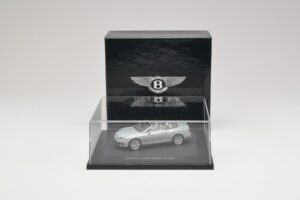 Bentley Continental GTC Light Grey Metallic Minichamps 1:43 BL907 Metall - pilt 4/4