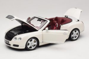 Bentley Continental GTC Valge Asenduskarp Minichamps 1:18 100139032-R1 Metall - pilt 2/8