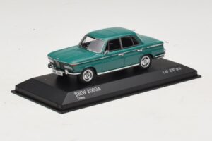 BMW 2000A Roheline Minichamps 1:43 437023001 Metall - pilt 2/4