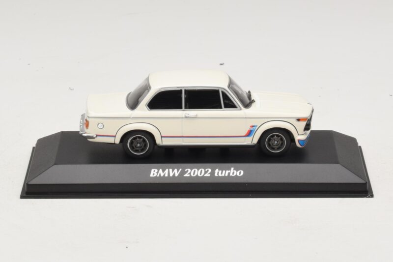 BMW 2002 Turbo Valge Maxichamps 1:43 BMW 2002 Turbo Valge Maxichamps 1:43 940022201 Metall
