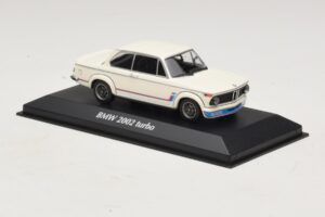 BMW 2002 Turbo Valge Maxichamps 1:43 940022201 Metall - pilt 3/4