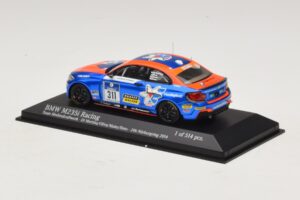BMW M235i Team Medienkraftwerk #311 Di Martino / Olivo 24 Hours of Nurburgring 2014 Minichamps 1:43 437142411 Metall - pilt 3/4
