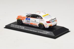 BMW M235i Team Rent2drive #304 Ackermann / Wishkirchen 24 Hours of Nurburgring 2015 Minichamps 1:43 437152504 Metall - pilt 3/4