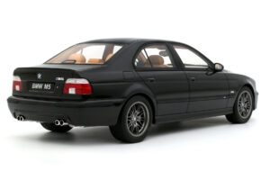 BMW M5 E39 Black Sapphire Metallic Otto 1:18 OT1338 Vaik - pilt 2/4