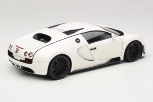 Bugatti Veyron Super Sport Valge Minichamps 1:18 100110844 Metall - pilt 3/8
